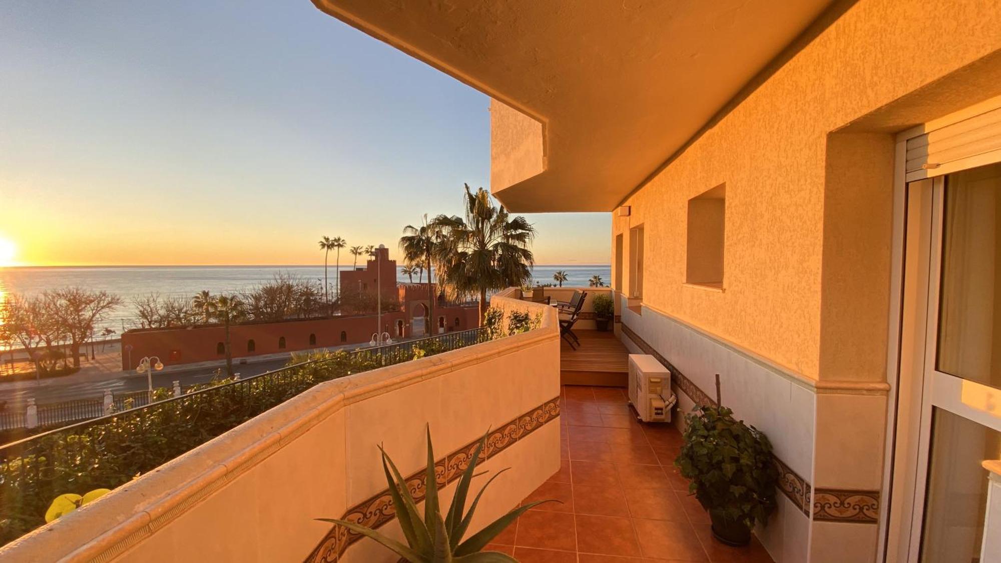 Benalbeach Residential Benalmadena Bagian luar foto
